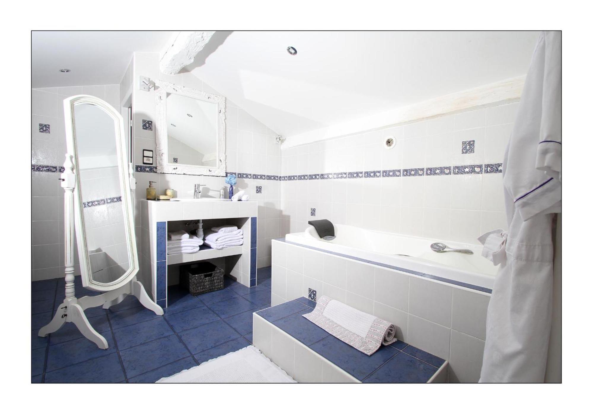 Villa Aimee Luxury Apartments With Heated Pool Vals-les-Bains Pokój zdjęcie