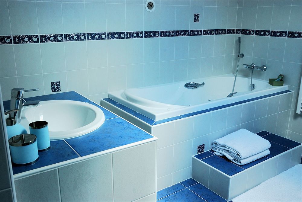 Villa Aimee Luxury Apartments With Heated Pool Vals-les-Bains Zewnętrze zdjęcie